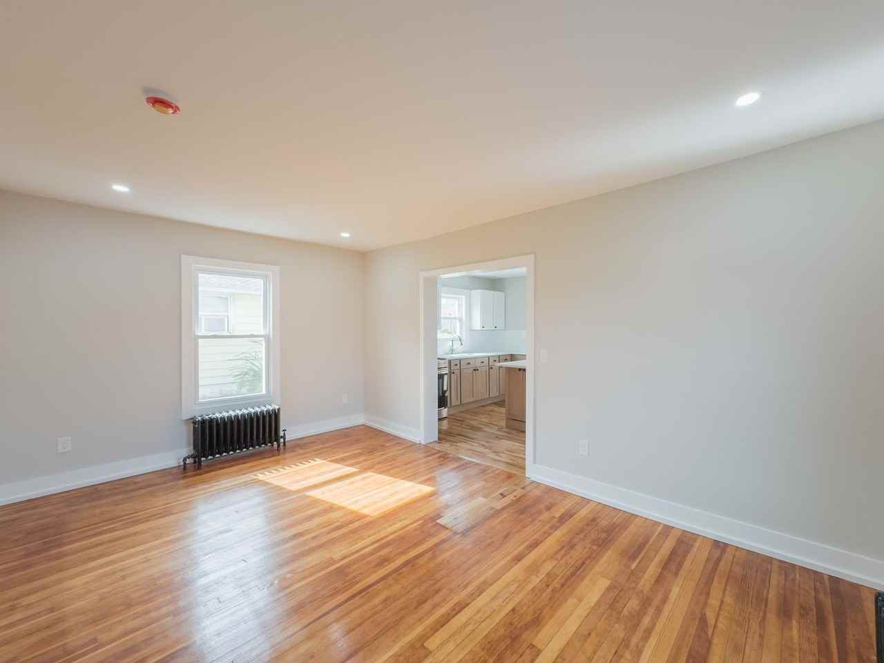 316 Tyler St - Photo 7 of 16