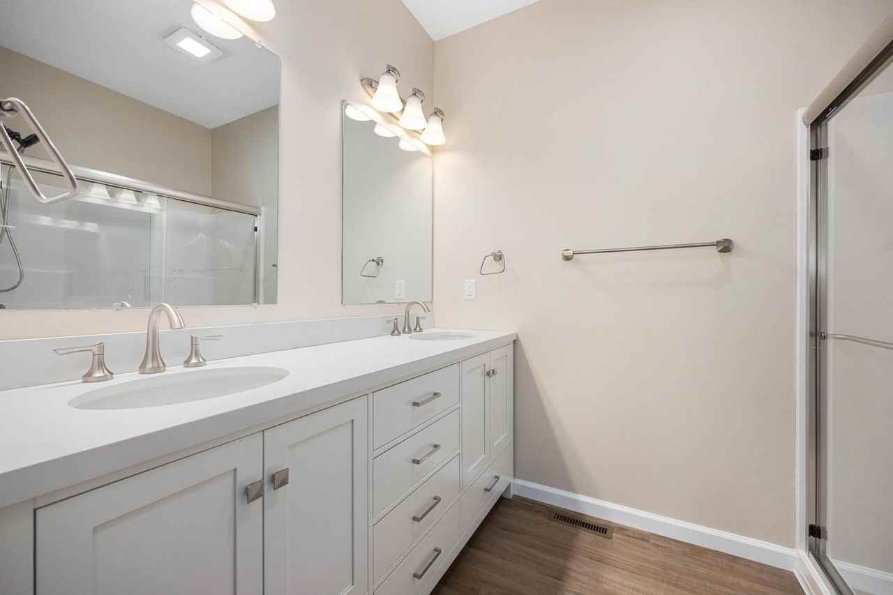 713 Debates St - Photo 7 of 14