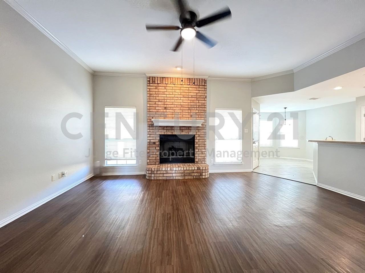 2023 Brooke Dr - Photo 2 of 11