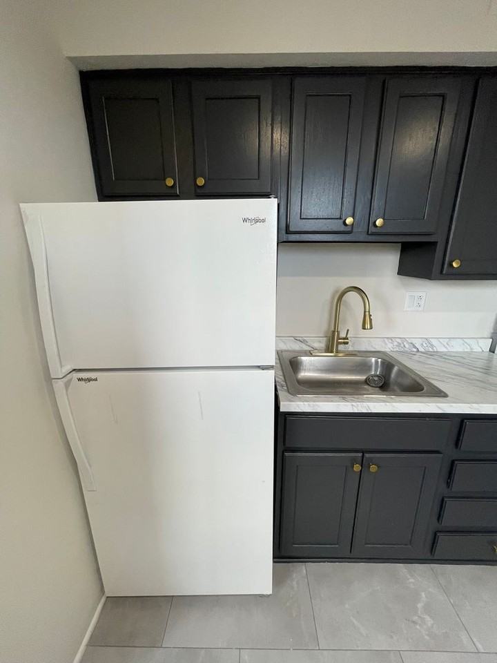 7312 Rockwell Ave - Photo 7 of 18