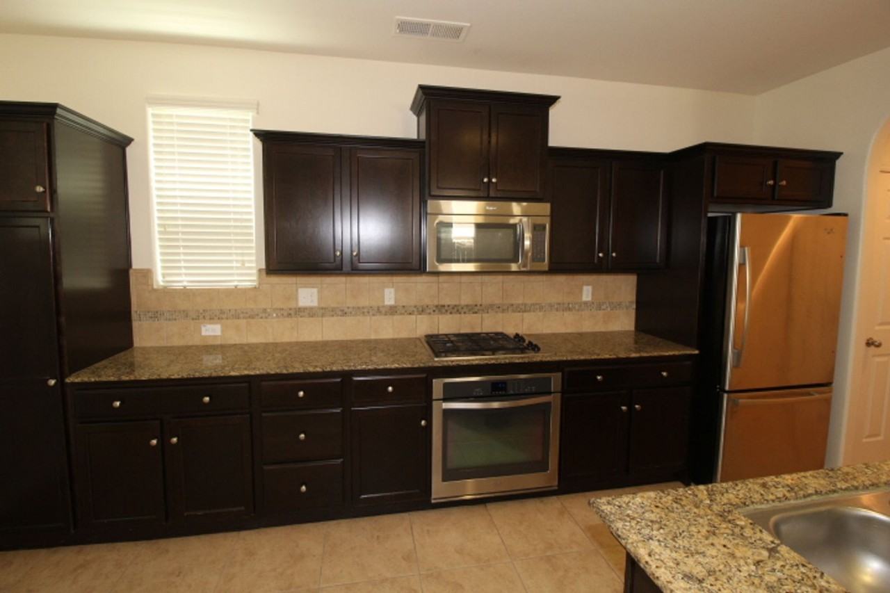 1529 N Rendezvous Way - Photo 6 of 17