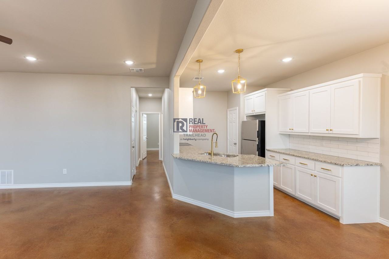 1011 1011 County Road 327B - Photo 3 of 25