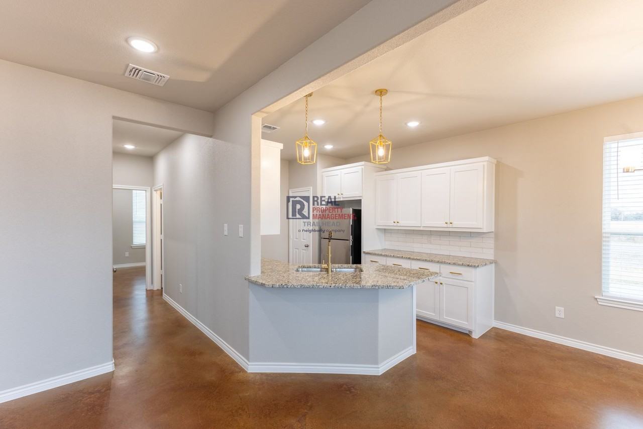 1011 1011 County Road 327B - Photo 5 of 25