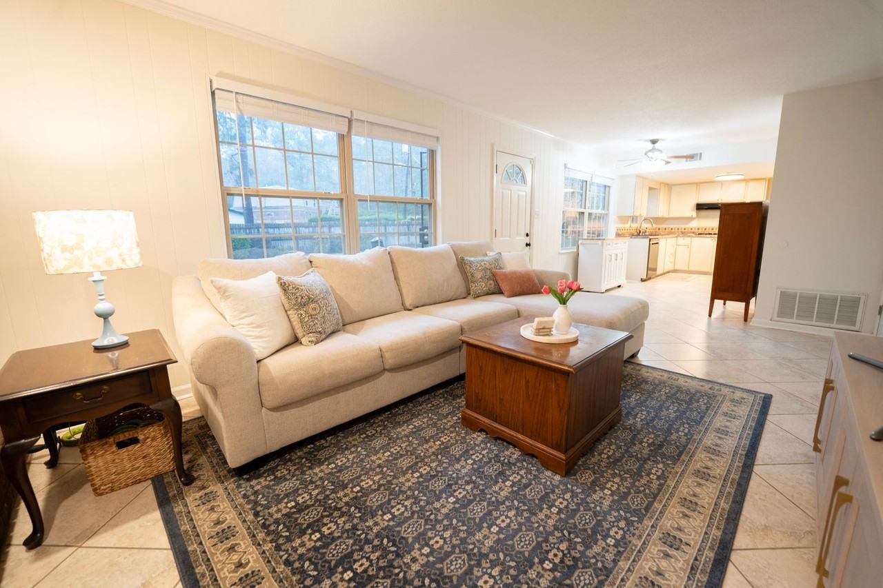 808 Birchwood Rd - Photo 4 of 28