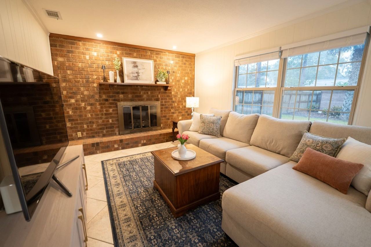 808 Birchwood Rd - Photo 5 of 28