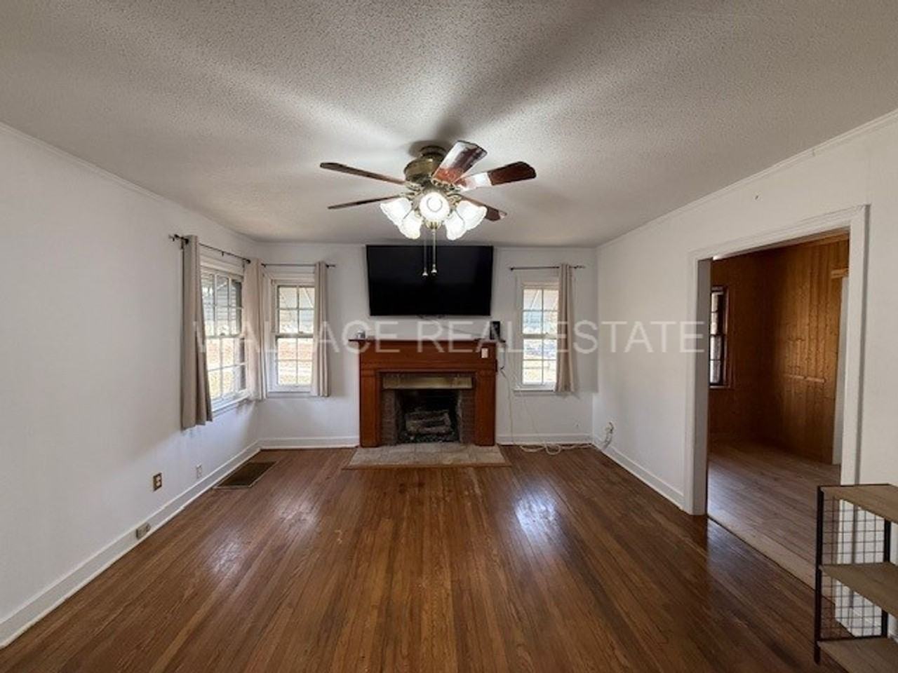 4302 Raven Dr - Photo 2 of 12