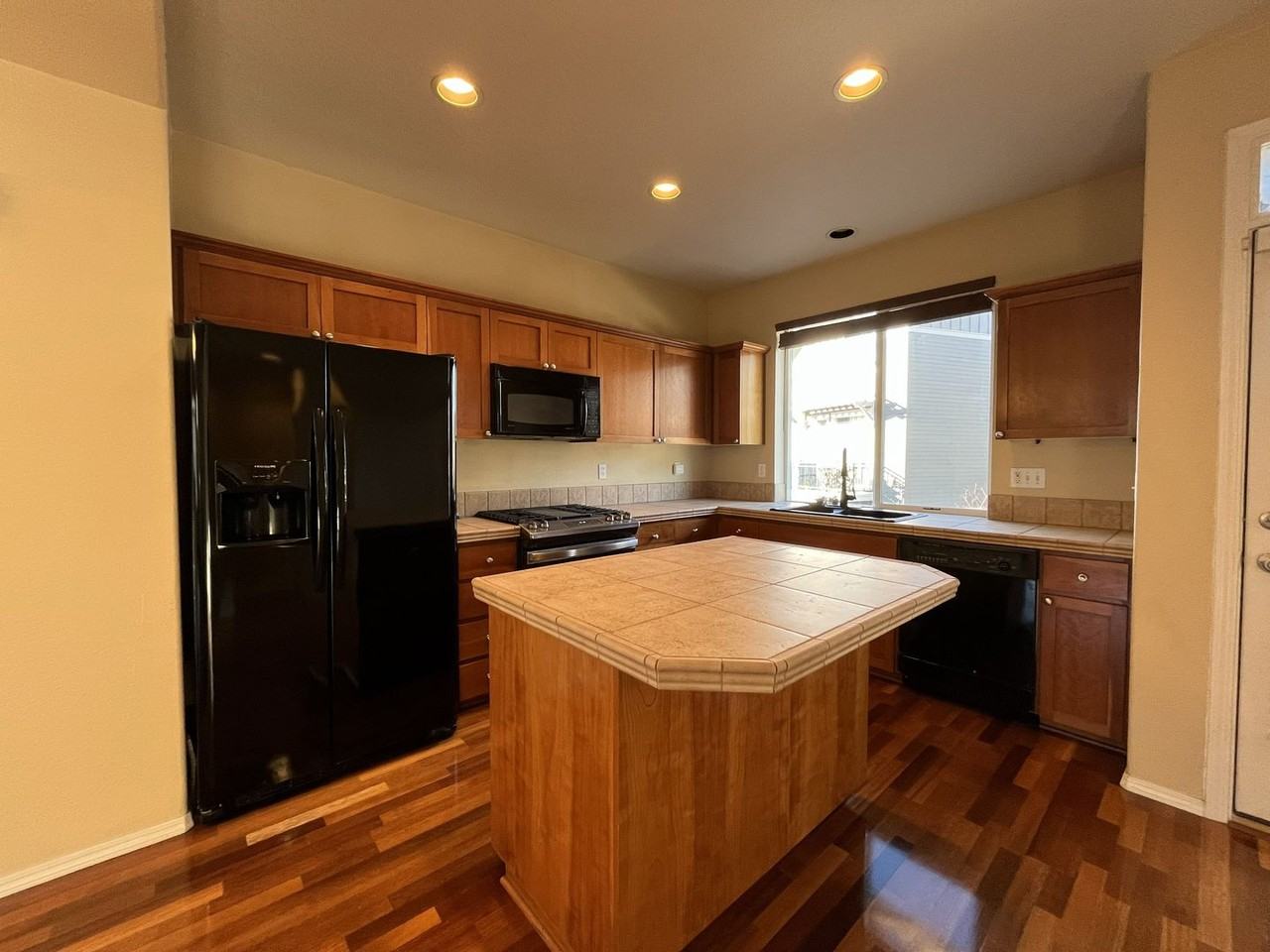 2287 Nw 168th Pl - Photo 4 of 41