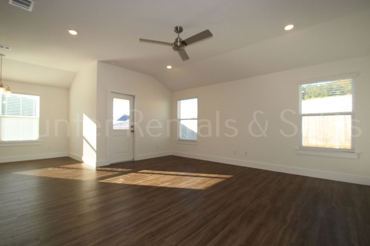 258 Fawn Ridge Dr - Photo 3 of 28