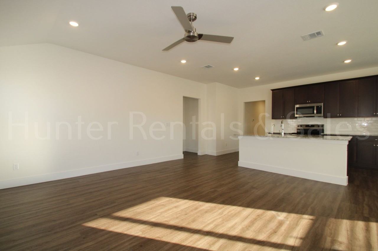 258 Fawn Ridge Dr - Photo 4 of 28