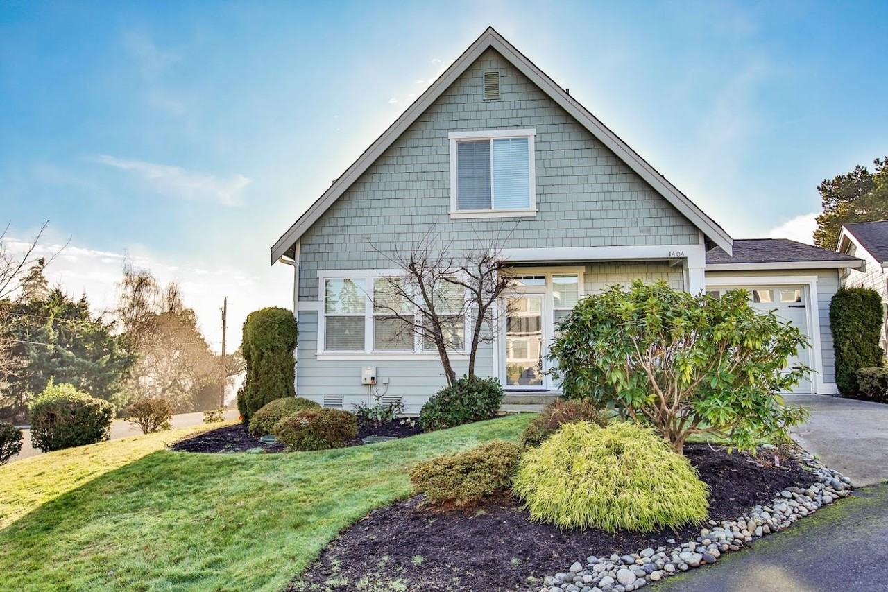 1404 Portside Ct - Photo 2 of 33