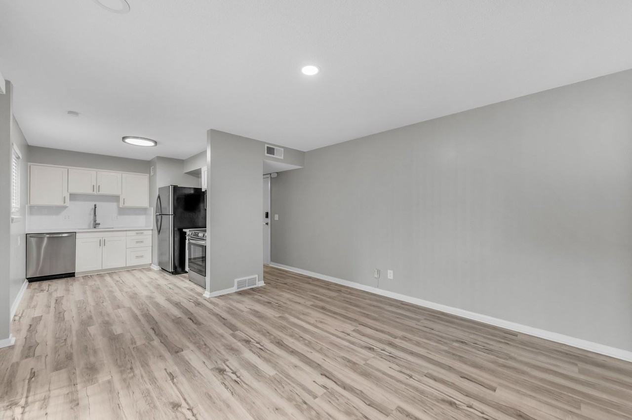 KC Midtown (41st Terr) - Photo 2 of 20