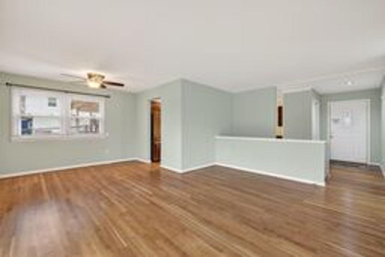 17504 Redland Rd - Photo 2 of 19