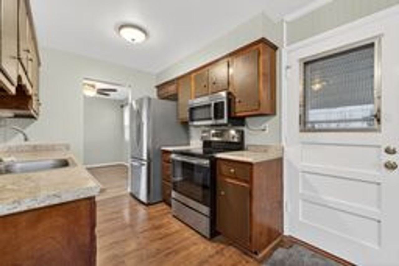 17504 Redland Rd - Photo 4 of 19