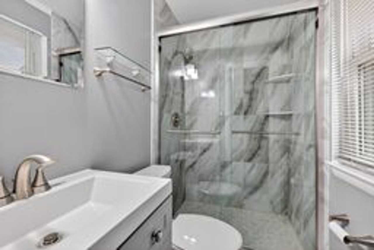 17504 Redland Rd - Photo 7 of 19