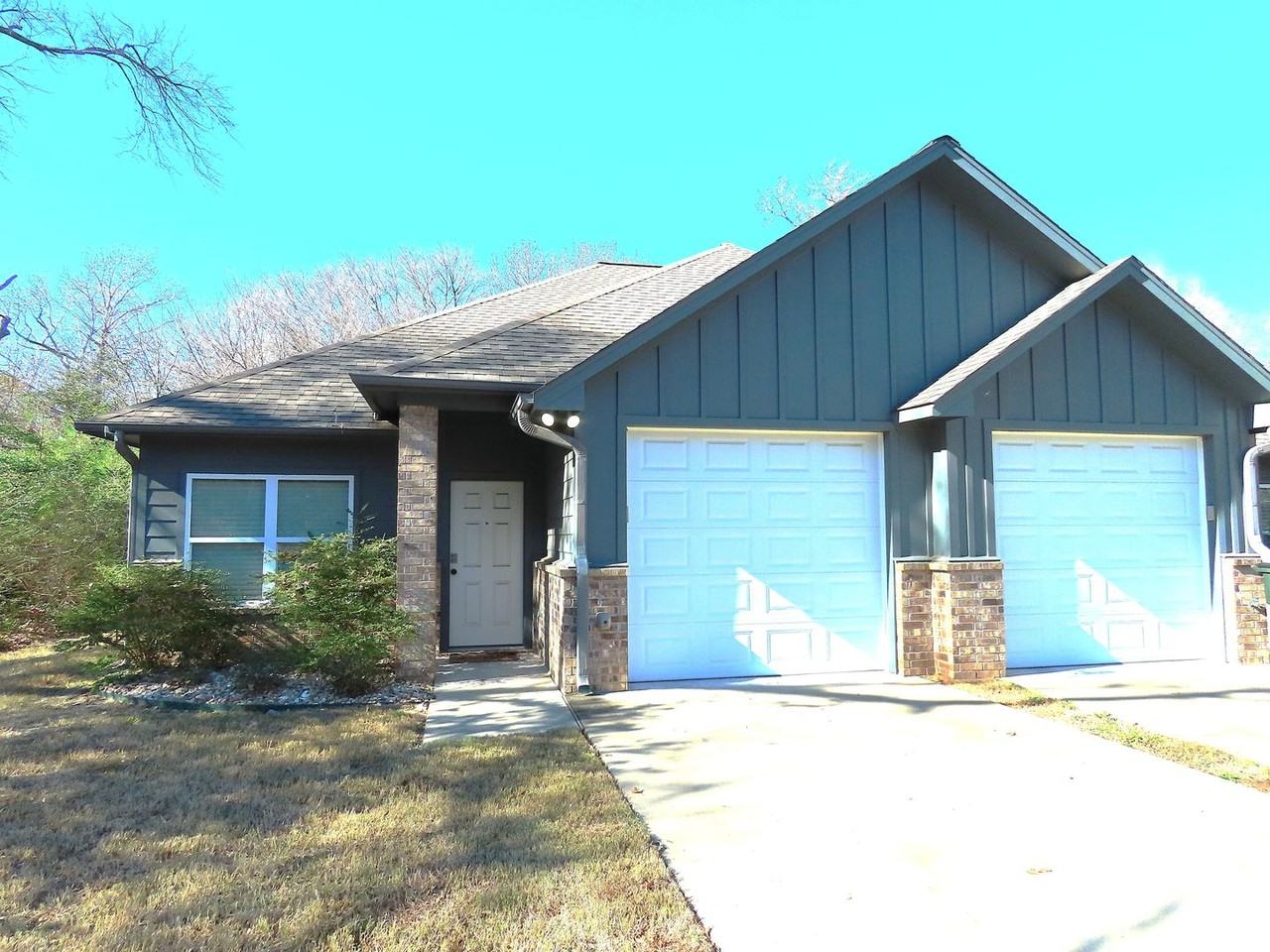 16174 Echo Glen Dr - Photo 2 of 20