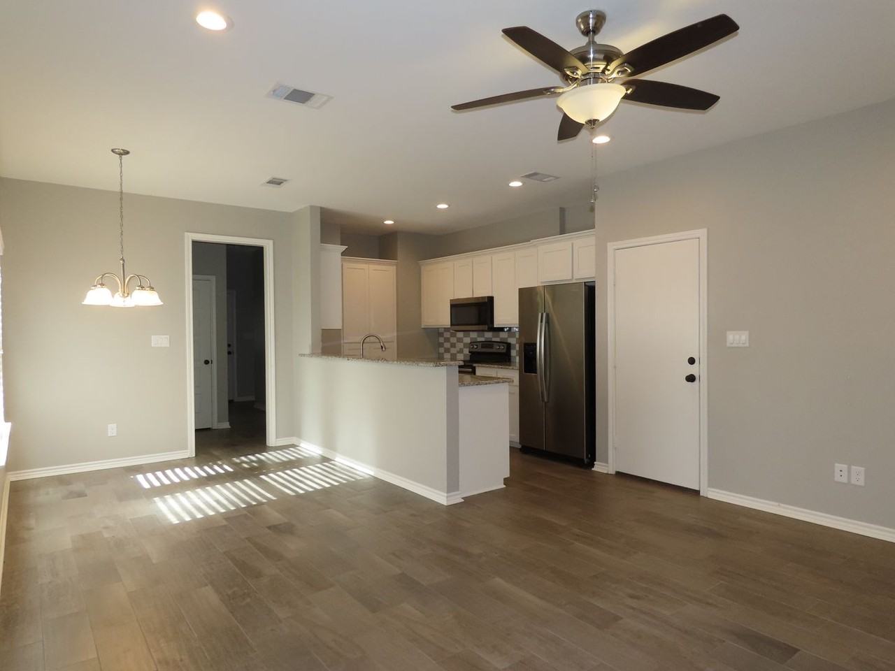 16174 Echo Glen Dr - Photo 5 of 20