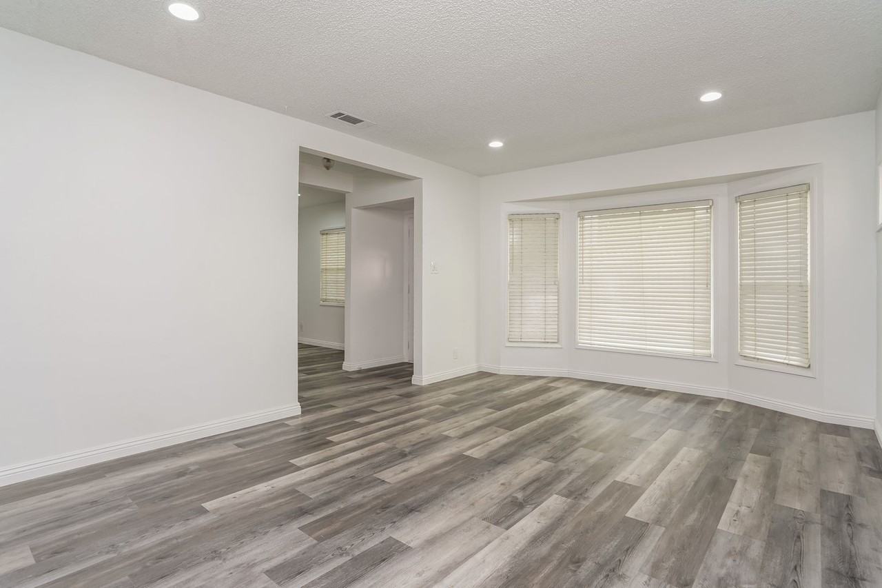 8277 Poinsettia Dr - Photo 5 of 48