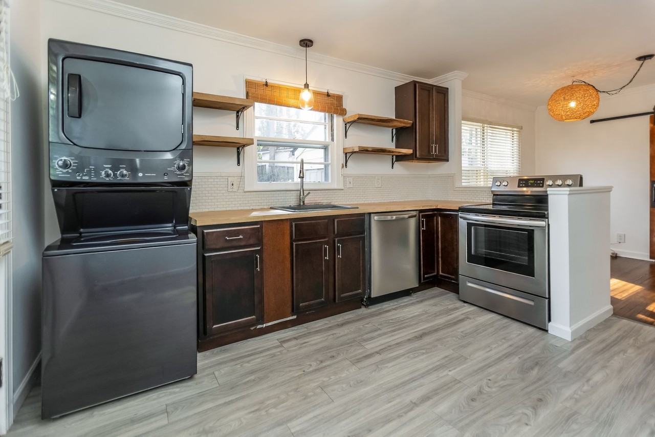 540 Church Rd Se - Photo 7 of 19