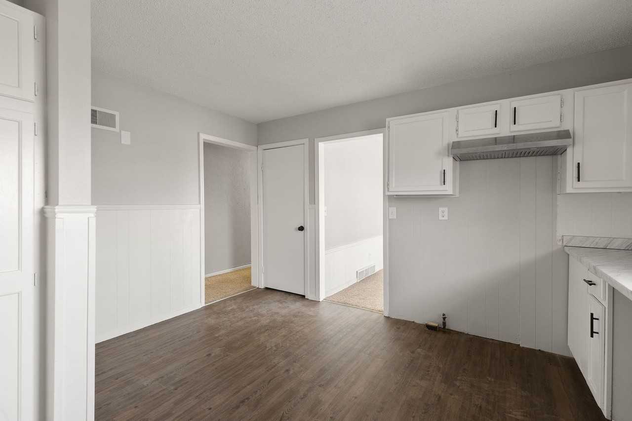 10130 Tullis Ave - Photo 4 of 26