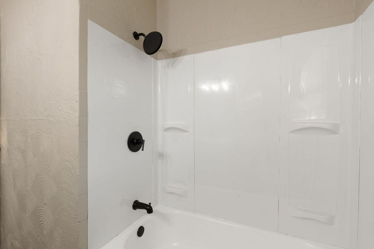 10130 Tullis Ave - Photo 7 of 26