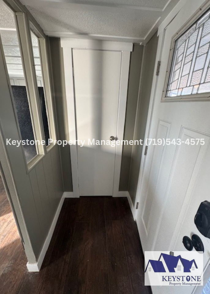 2220 Aquarius St - Photo 4 of 19