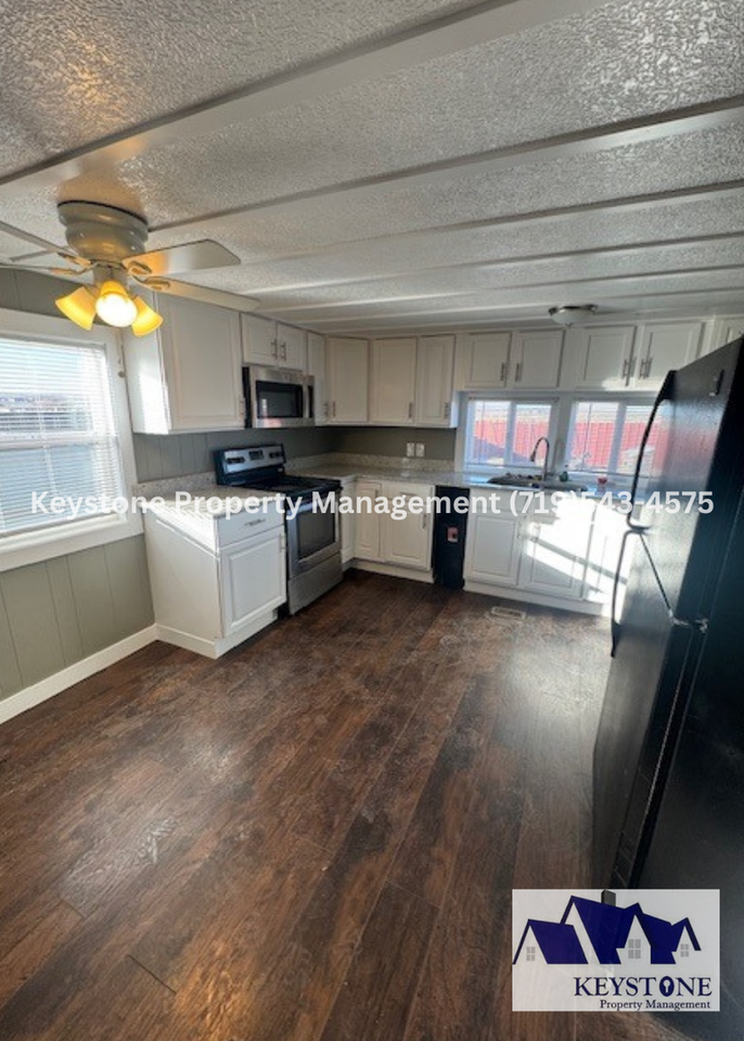 2220 Aquarius St - Photo 7 of 19