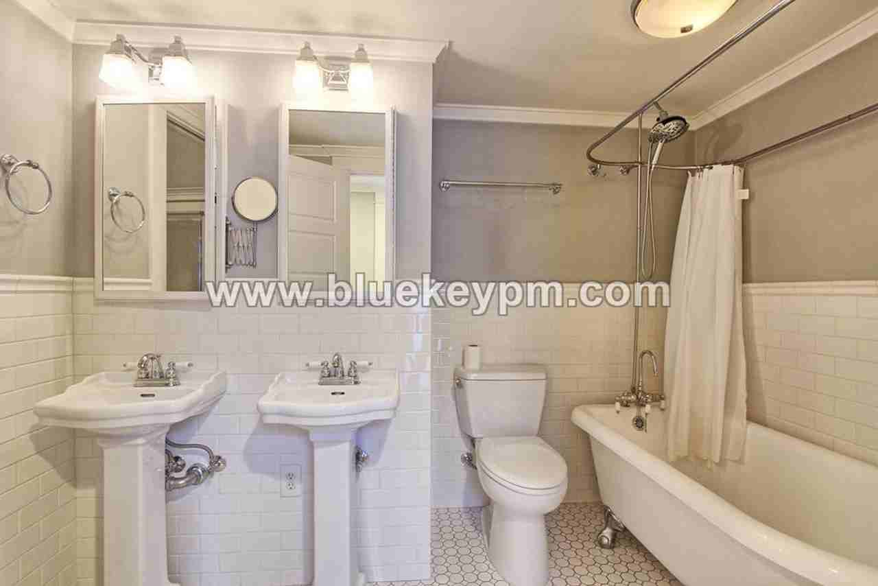 512 W Fourth Plain Blvd - Photo 6 of 15