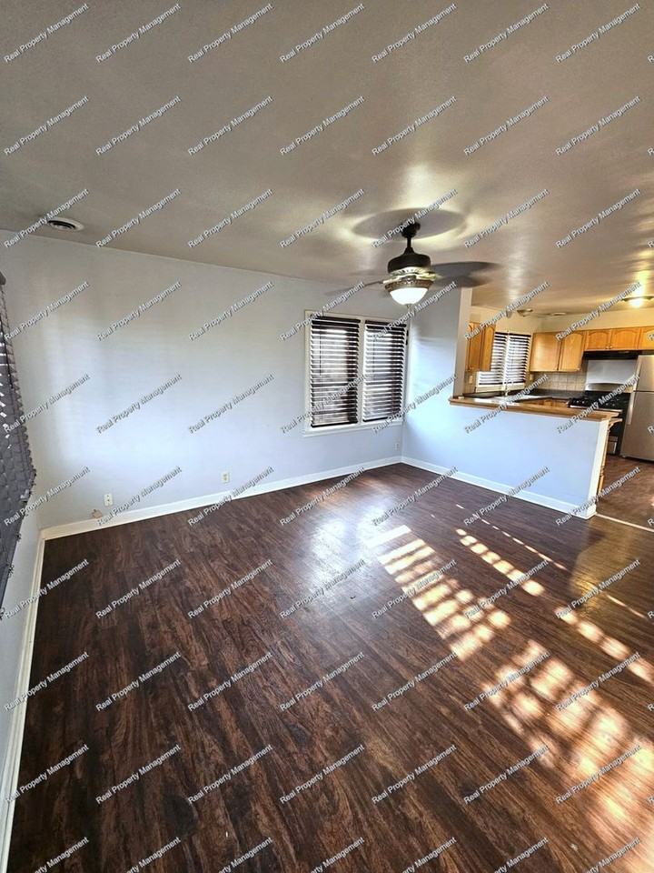 3714 Swift St - Photo 2 of 15