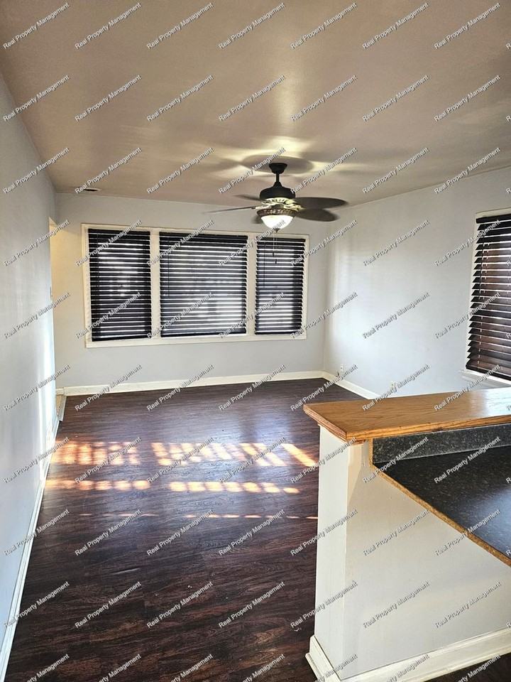 3714 Swift St - Photo 3 of 15