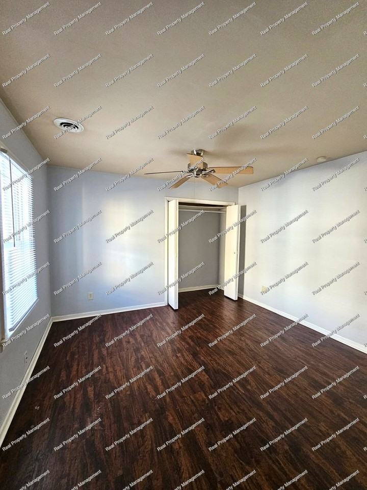 3714 Swift St - Photo 6 of 15