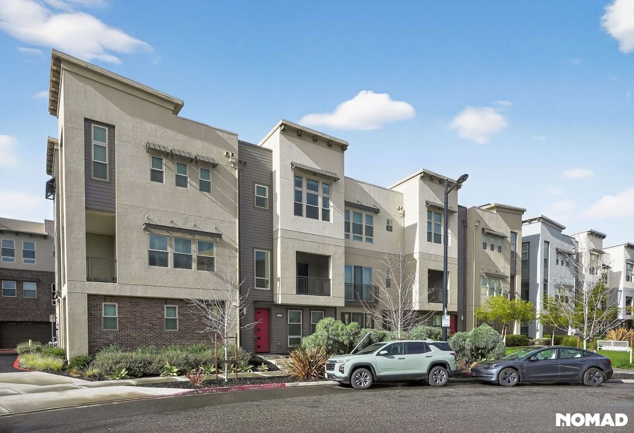 1737 Houret Ct - Photo 2 of 32