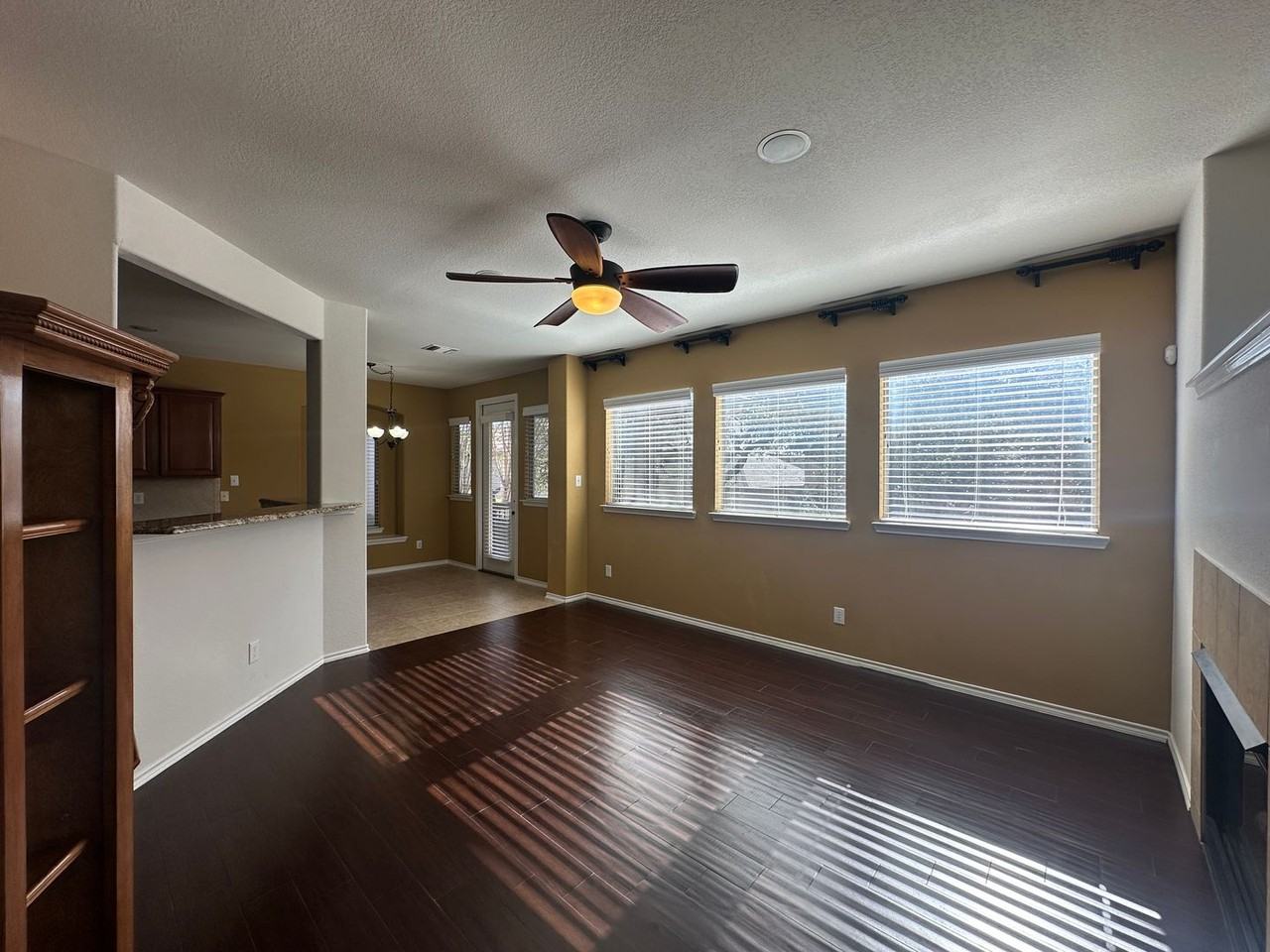 1302 Nicholas Mnr - Photo 5 of 36