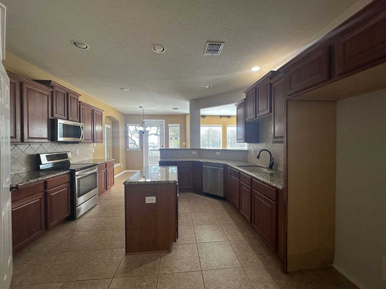 1302 Nicholas Mnr - Photo 7 of 36