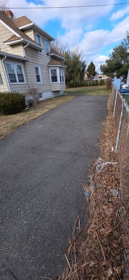 1609 Sewall Ave - Photo 3 of 19