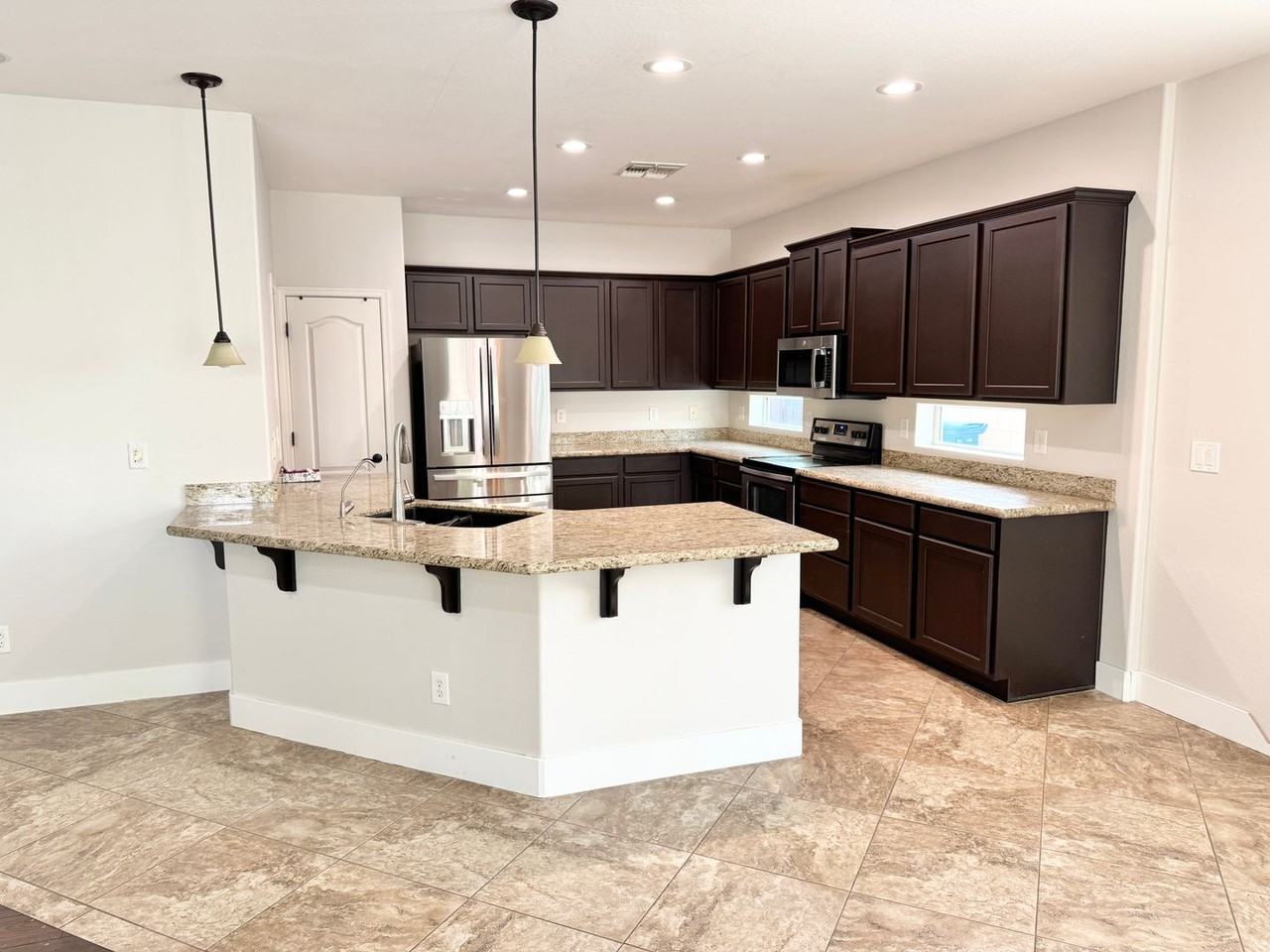 4739 S Leisure Way - Photo 7 of 33