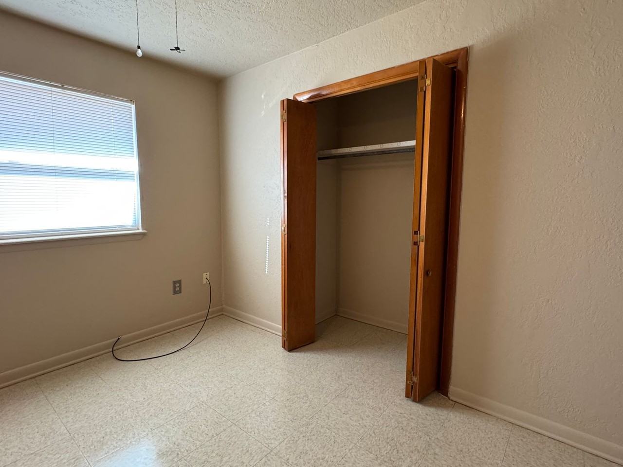 3011 Ne Cimarron Trl - Photo 3 of 16