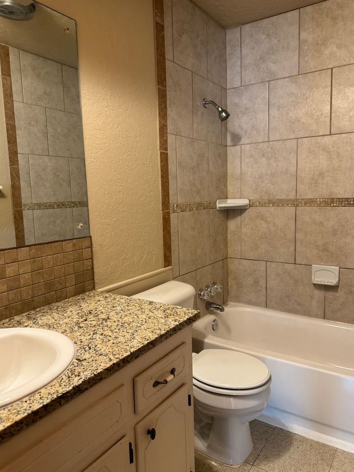 3011 Ne Cimarron Trl - Photo 4 of 16