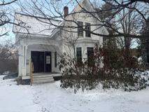 3 Bedroom in Downtown Lebanon - Photo 1 of 1