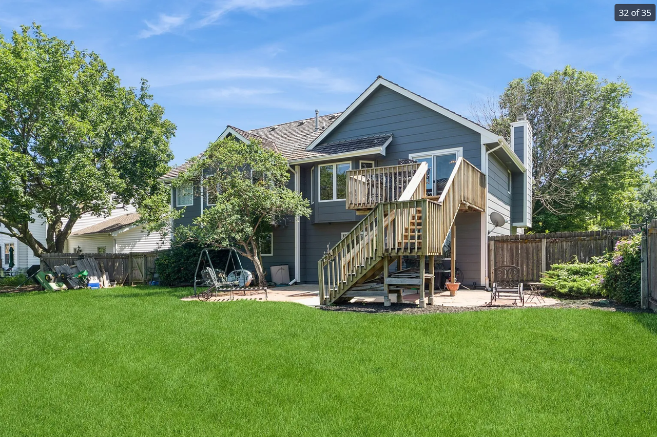 14049 Summit Dr - Photo 2 of 35