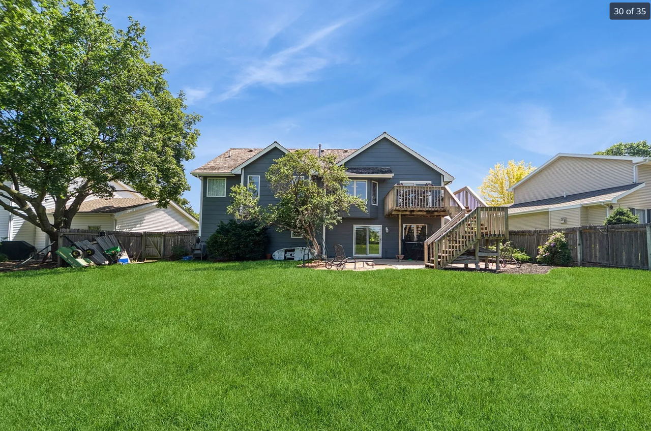 14049 Summit Dr - Photo 4 of 35