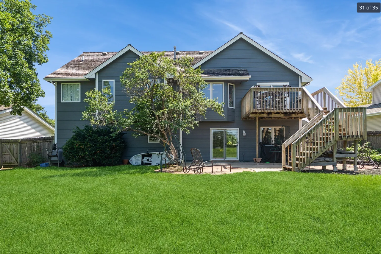 14049 Summit Dr - Photo 5 of 35