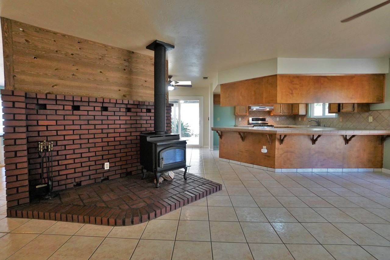 2475 Santa Lucia Ct - Photo 5 of 10