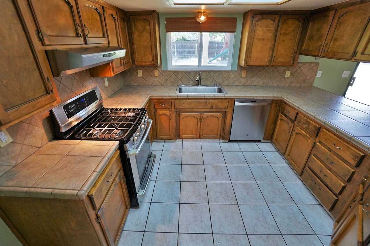 2475 Santa Lucia Ct - Photo 6 of 10