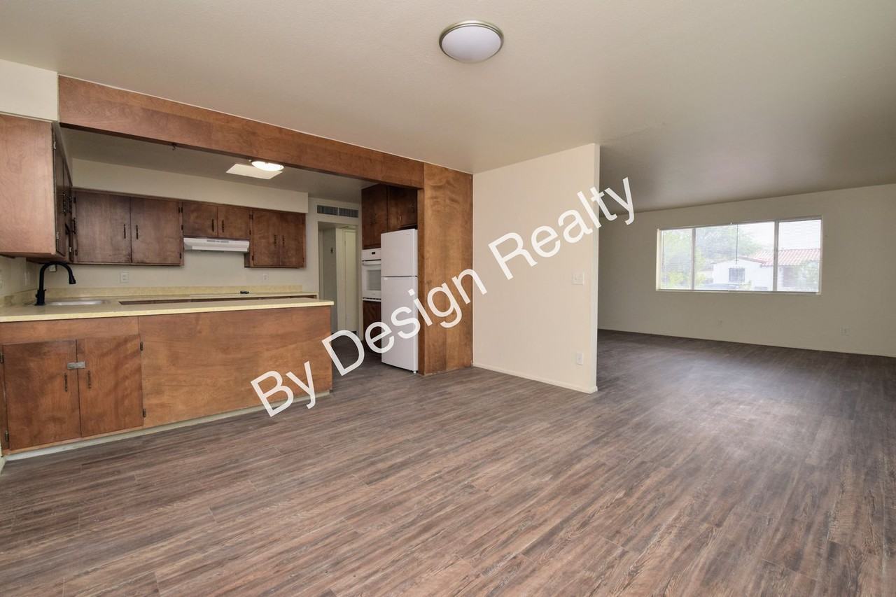 1201 E Water St - Photo 6 of 24