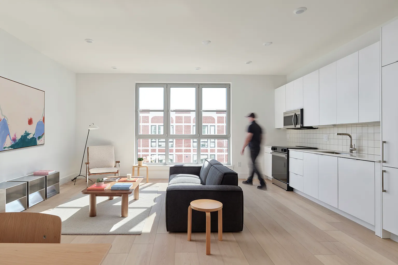 2406 Frankford Ave - Photo 2 of 50