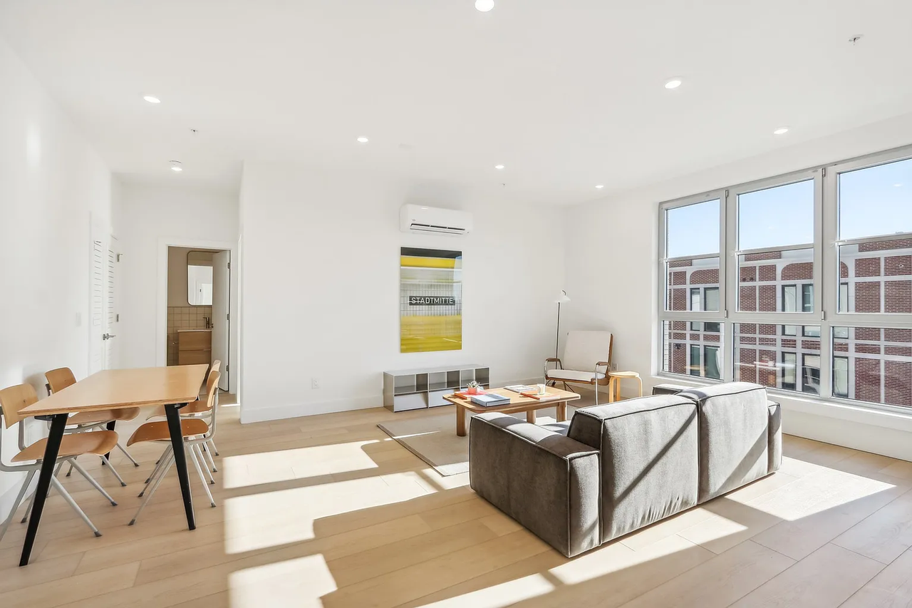 2406 Frankford Ave - Photo 2 of 29