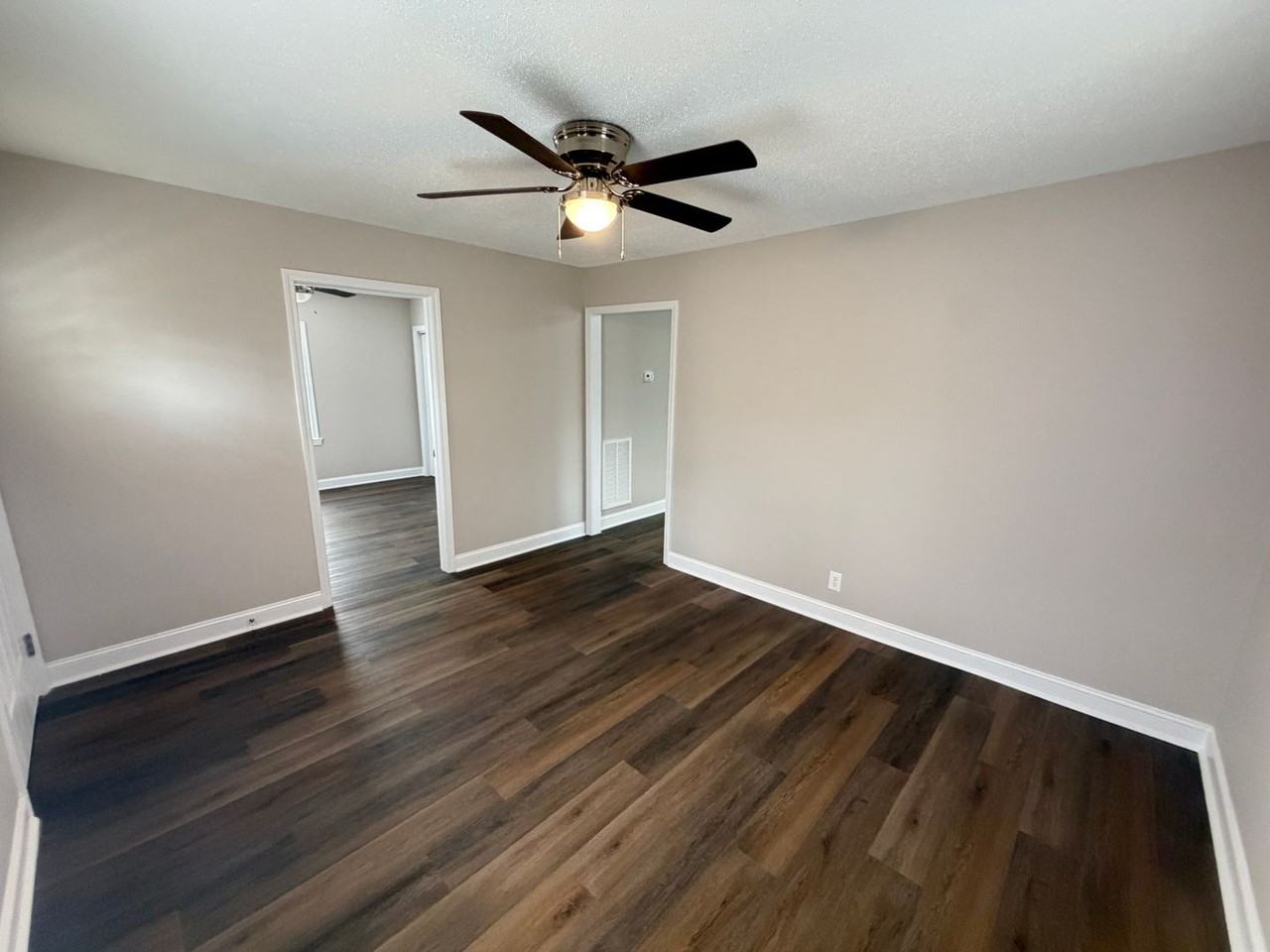 5048 Macon St - Photo 6 of 16