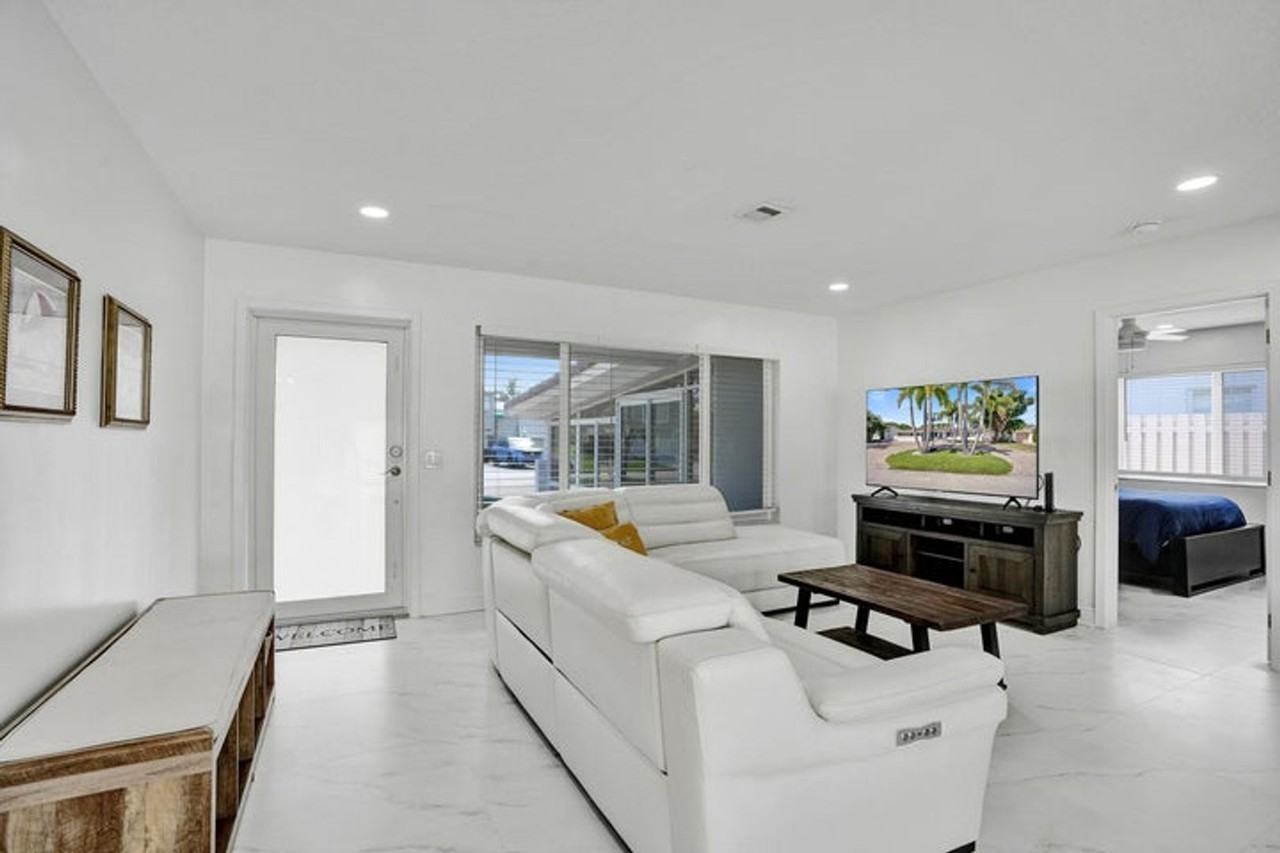 1633 Se 5th Ct - Photo 5 of 24