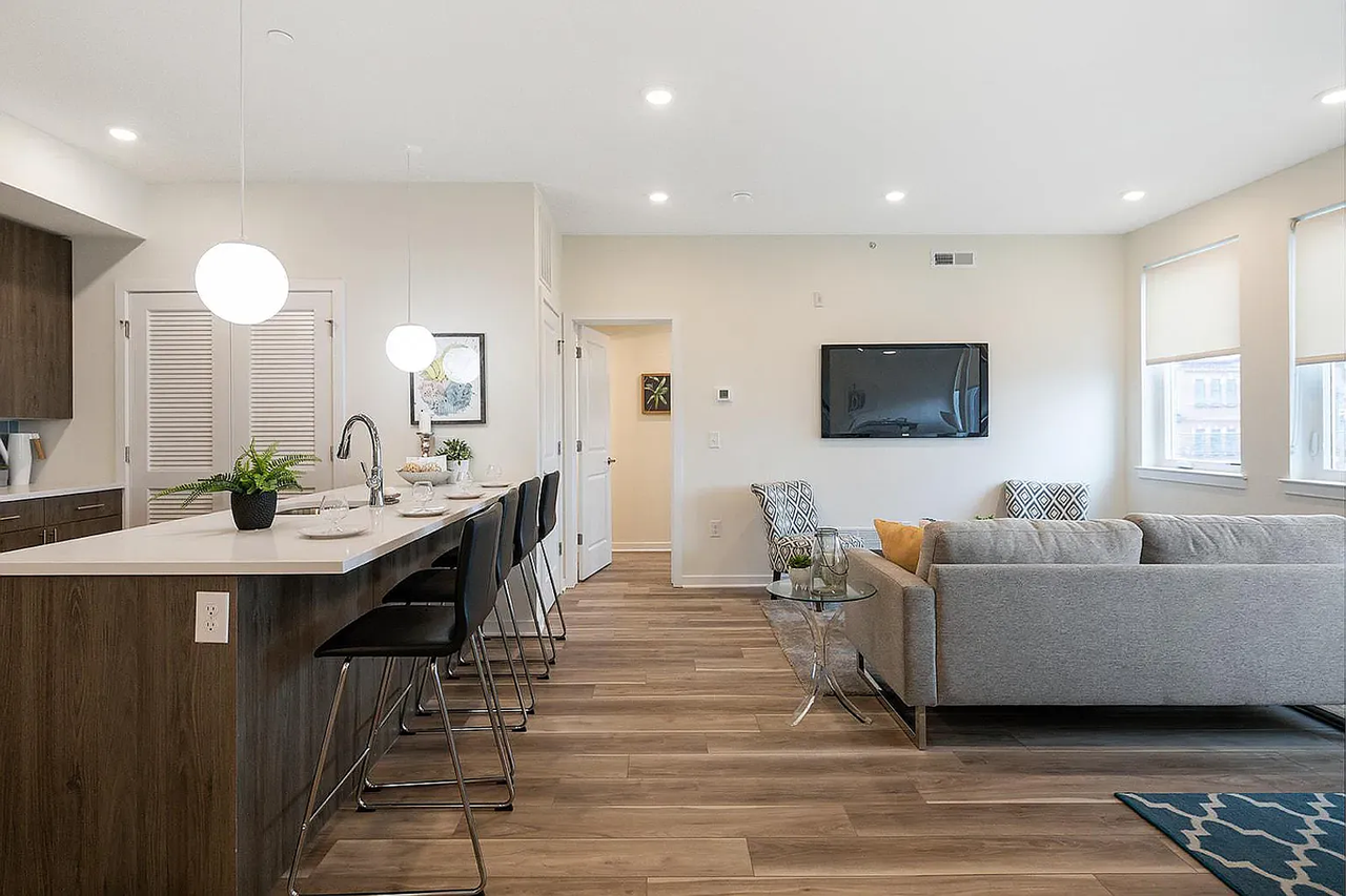 1651 5th St - Photo 3 of 30