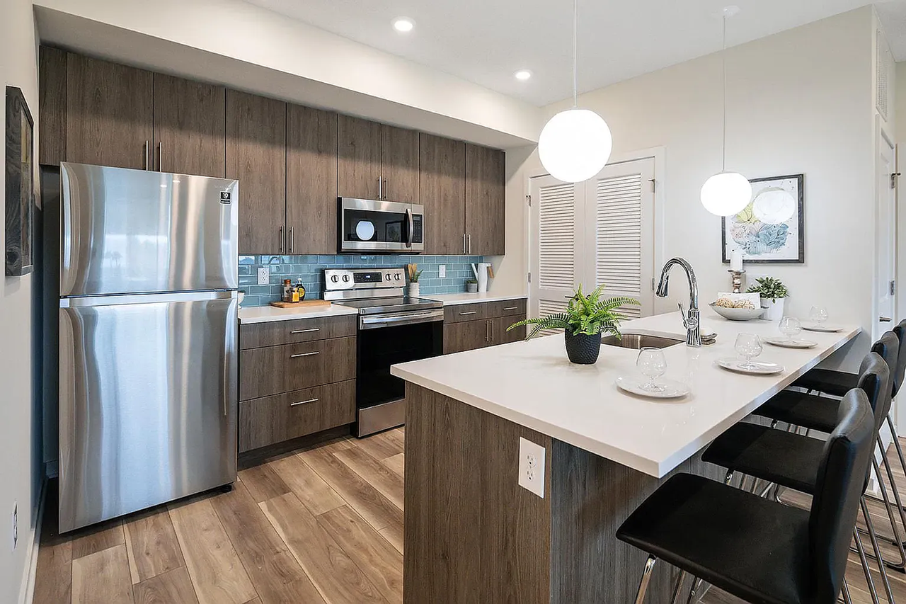 1651 5th St - Photo 2 of 20